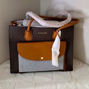 Michael Kors Mercer Extra Large Pocket Tote